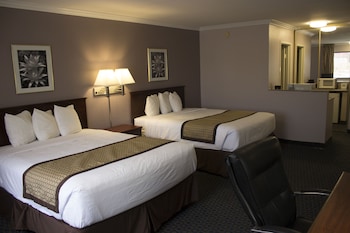 Room, Multiple Beds, Smoking (Mobility/Hearing/Roll-In Shower)