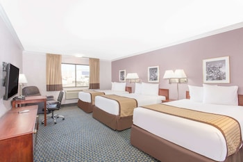Room, Multiple Beds, Non Smoking