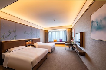 Premier Deluxe Twin Bed Room