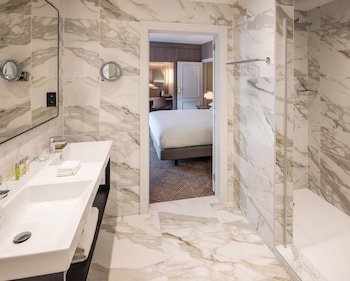 Family Suite, 1 King Bed
