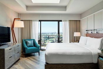 Room, 1 King Bed, Balcony, Golf View