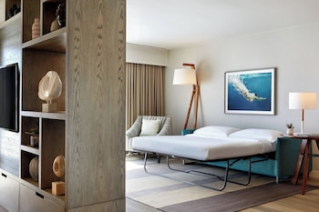 Executive Suite, 1 King Bed with Sofa bed, Balcony, Golf View