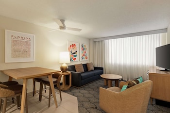 Suite, 1 King Bed, Sunset View