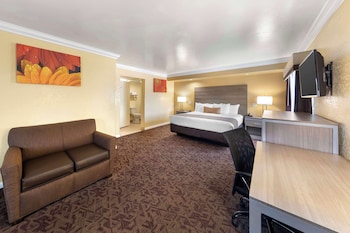 Standard Room, 1 King Bed, Non Smoking, Refrigerator & Microwave