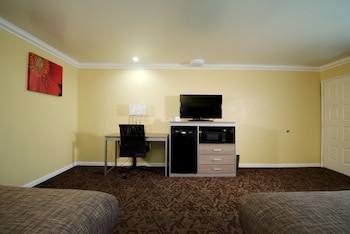 Standard Room, 2 Queen Beds, Non Smoking, Refrigerator & Microwave