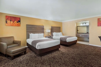 Standard Room, 2 Queen Beds, Non Smoking