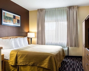 Suite, 1 King Bed with Sofa bed, Non Smoking