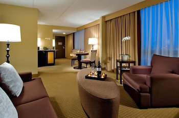 Suite, 1 King Bed, Balcony