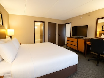 Suite, 1 King Bed, Balcony