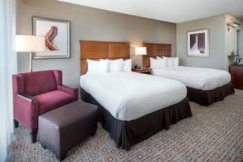 Room, 2 Queen Beds, Accessible, Bathtub (Mobility & Hearing)