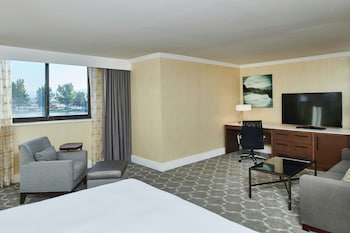 Deluxe Room, 1 King Bed
