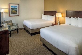 Room, 2 Queen Beds, Accessible (Roll-In Shower)