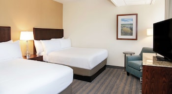 Room, 2 Queen Beds, Accessible (Roll-In Shower)