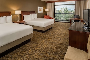 Room, 2 Queen Beds, Balcony