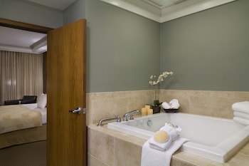 Suite, 1 King Bed, City View
