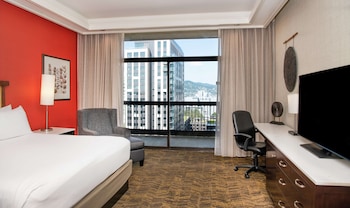Suite, 1 King Bed, Balcony