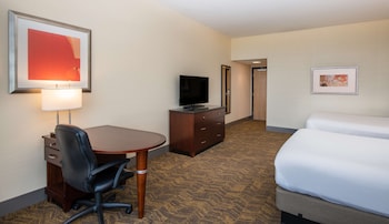 Room, 2 Queen Beds, Accessible, Bathtub