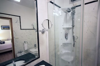 Single Room, 1 Large Twin Bed