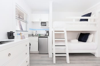 Siesta Bunk Room