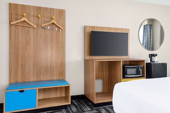 Standard Room, 2 Queen Beds, Non Smoking