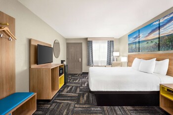 Room, 1 King Bed, Accessible, Non Smoking (Mobility,Tub w/Grab Bars)