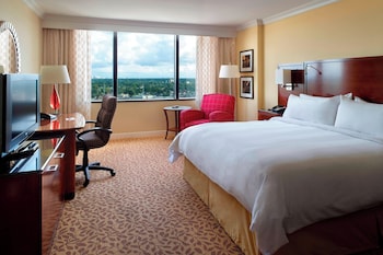 Room, 1 King Bed (Mobility Accessible, Tub)