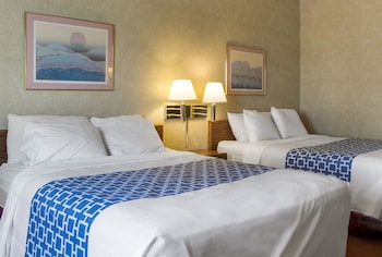 Standard Room, 2 Queen Beds, Non Smoking