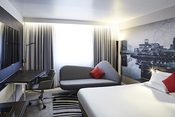 Deluxe Room, 1 Queen Bed with Sofa bed