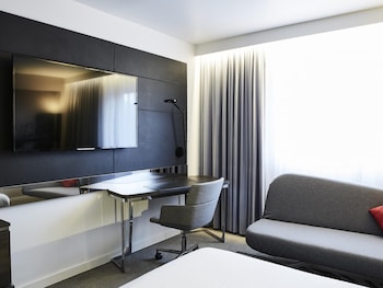 Deluxe Room, 1 Queen Bed with Sofa bed