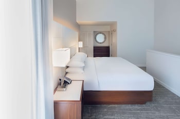 Duplex, 1 King Bed (2 Balcony)
