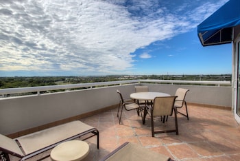 Duplex, 1 King Bed (2 Balcony)