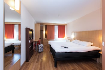 Standard Room, Multiple Beds