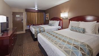 Standard Room, 2 Queen Beds, Non Smoking, Refrigerator