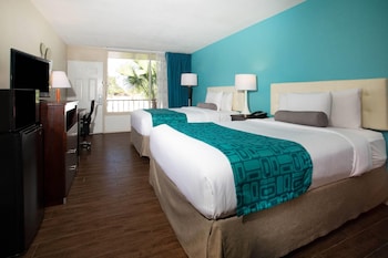 2 Queen Beds, Non Smoking, Courtyard View