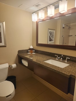 Room, 1 King Bed (Mobility Accessible, Tub)