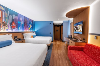 Premium View - Club Level - Two Queen Beds and Day Bed