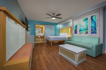 Standard View - 5th Sleeper. Hearing accessible - visual alarms and notifications. 2 queen beds ( or