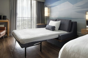 Room, 1 King Bed with Sofa bed, Balcony (Hearing Accessible)