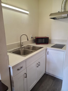 Kitchenette Room