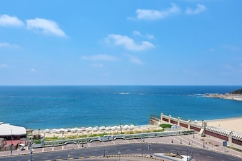 Club Room, 2 Twin Beds, Smoking, Sea View (Balcony)