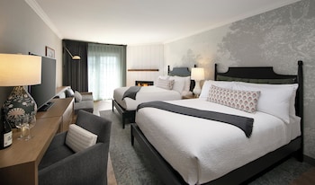 Superior Room, 2 Queen Beds, Patio, Ocean View