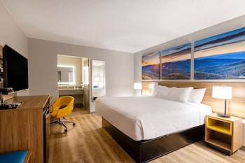 Room, 1 King Bed, Accessible, Non Smoking (Mobility)