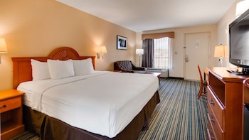Standard Room, 1 King Bed, Accessible, Bathtub