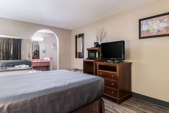 Suite, 1 Queen Bed, Non Smoking