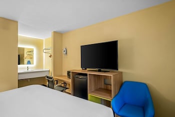 Room, 1 Queen Bed, Non Smoking (Second Floor)