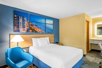 Room, 1 Queen Bed, Non Smoking (First Floor)