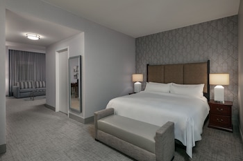 Junior Suite, 1 King Bed with Sofa bed, Tower