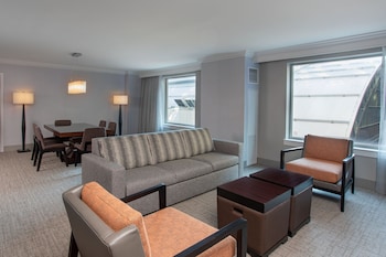 Suite, 1 King Bed with Sofa bed