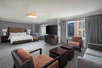 Suite, 1 King Bed with Sofa bed