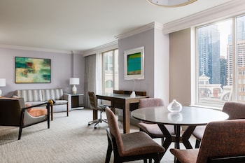 Suite, 1 Bedroom, Executive Level (Mobility Accessible,Tub,Marquis Suite)
